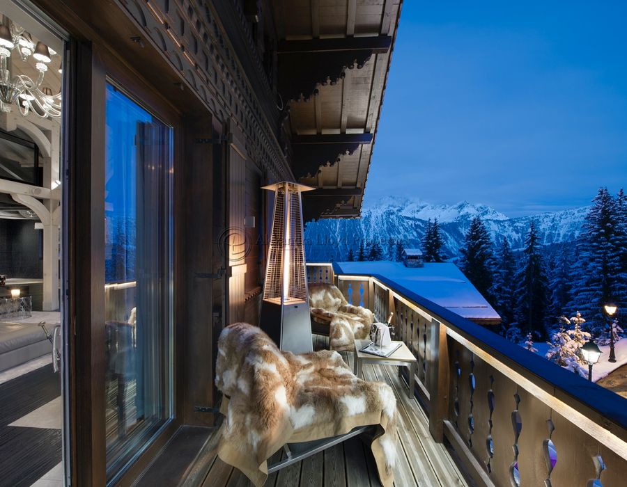 Ultra luxury chalet in the Hammeau de Bellecote, Courchevel 2