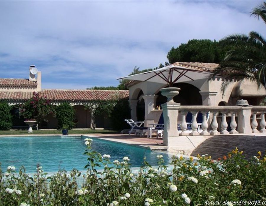 Charming property walking distance to the famous Nikki Beach 2