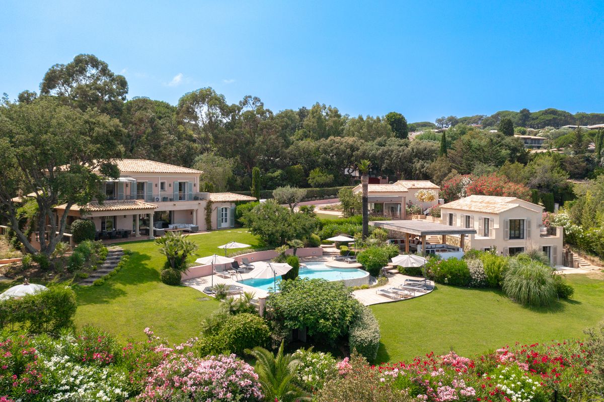 Seven Bedrooms with Beautiful Views on the Route de Tahiti, Saint-Tropez