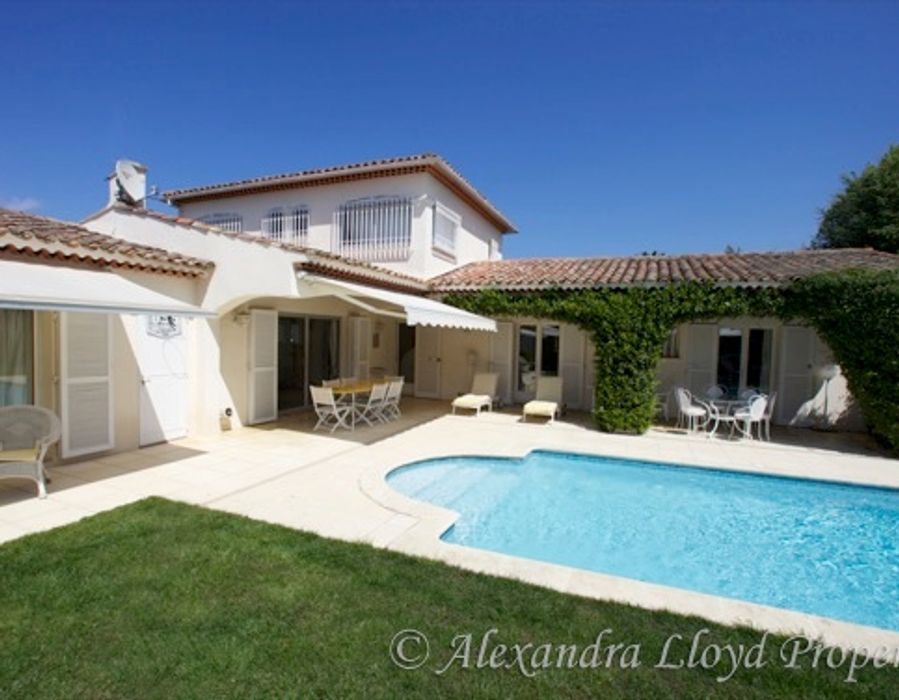 Charming village house in the heart of Saint Tropez 4