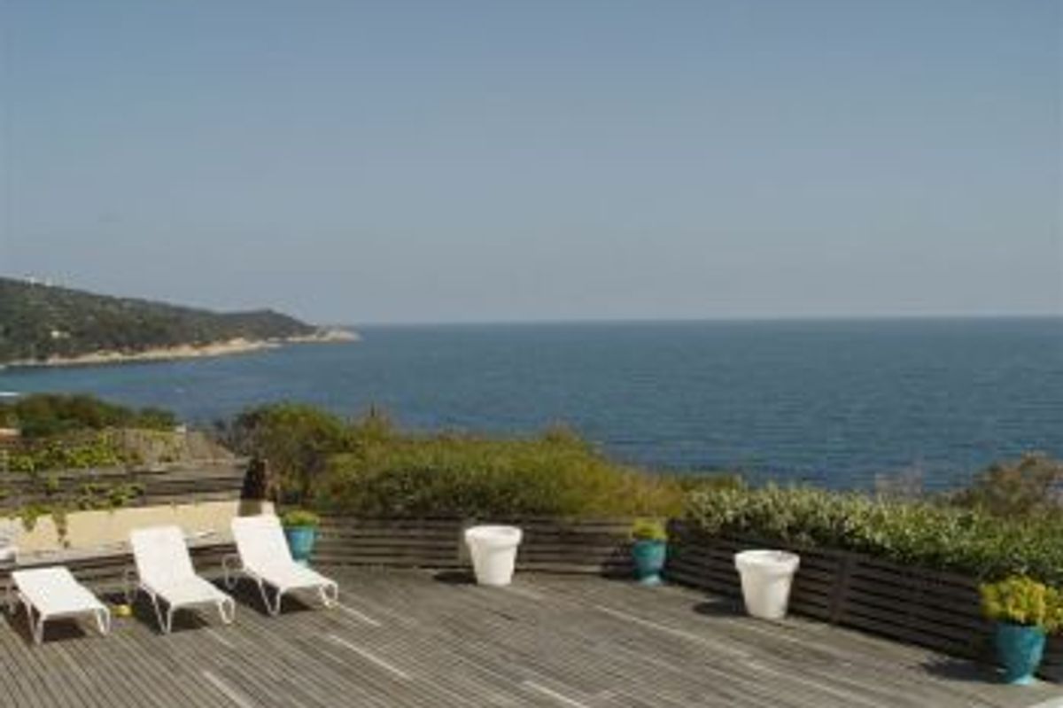 Located in a secured private domain in La Quessine