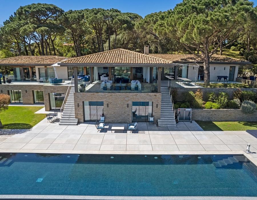 A spectacular, contemporary villa located in Bellevue, Saint Tropez 5