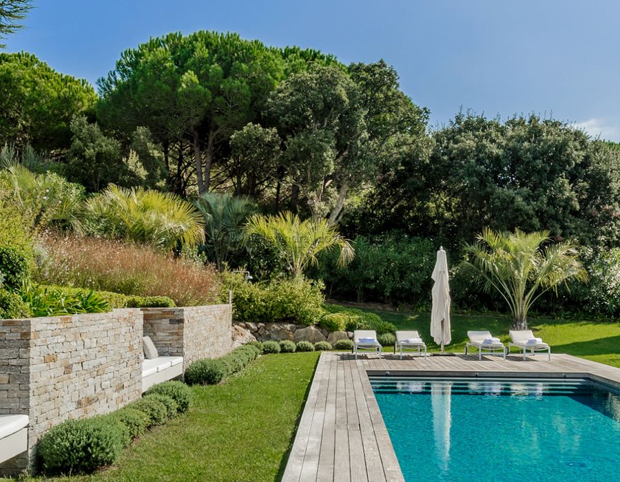 Contemporary elegant property for rent and sale in Les Parcs de Saint Tropez 2