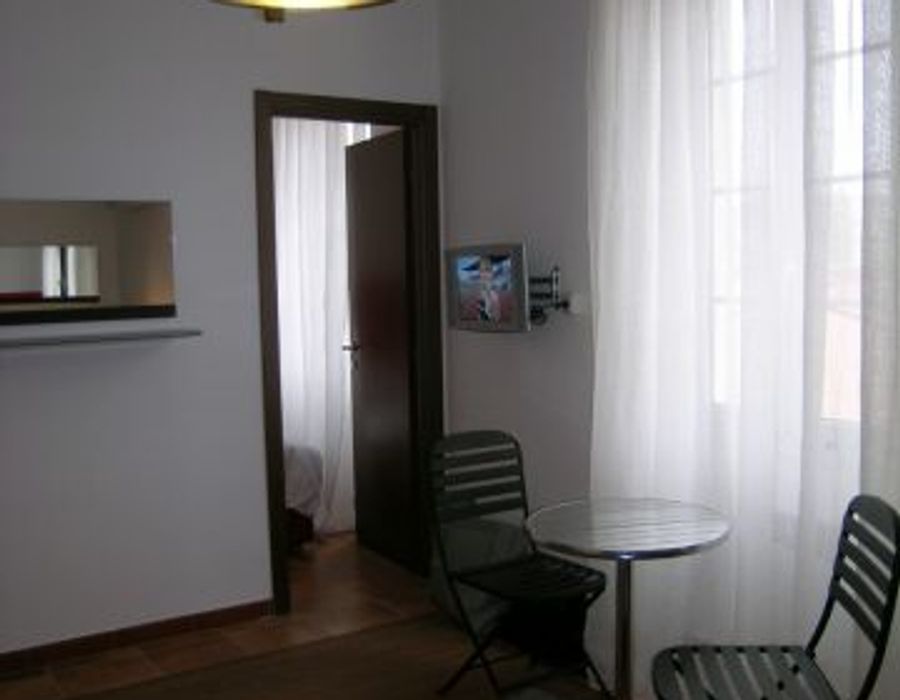 One Bedroomed apartment in the heart of Nice 4