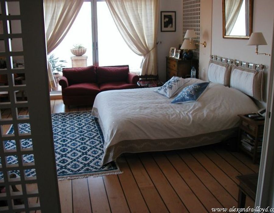 Stunning property in a private domain 5