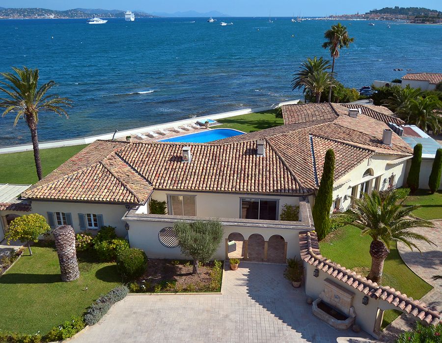 Stunning waters edge properties at the entrance of Saint Tropez 3