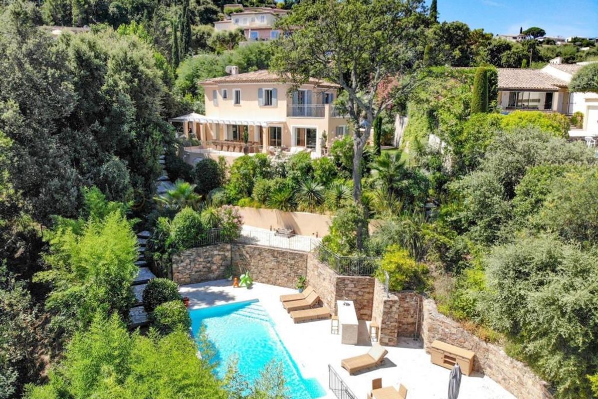 Elegant Provençal villa with panoramic views over the Gulf of Saint-Tropez