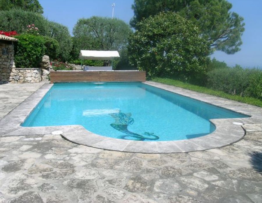 A lovely villa in prestigious private domain 4