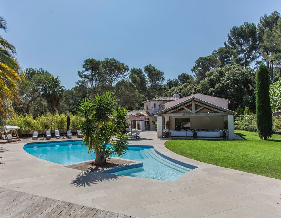 A lovely home for rent in Les Parcs de Mougins 5