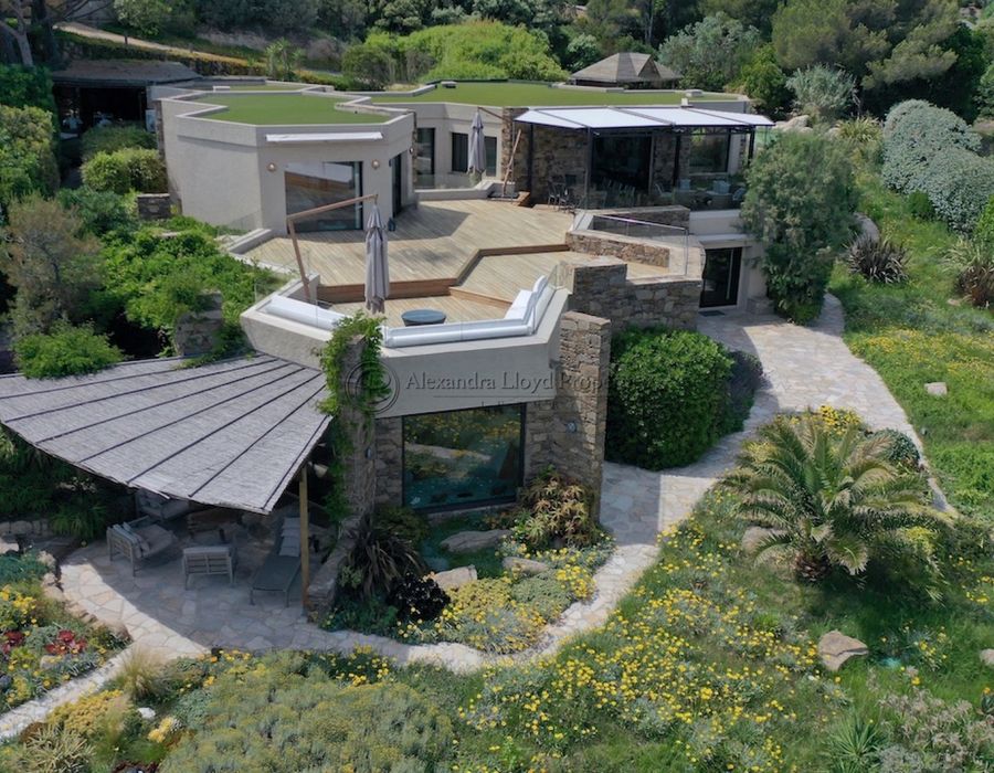 Water front villa in La Reserve de Ramatuelle  5