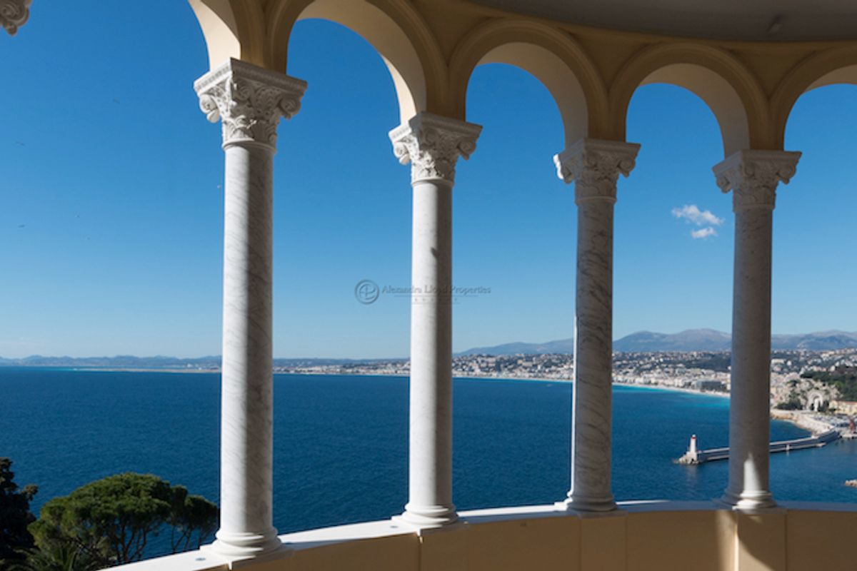 Chateau La Tour du Mont Boron