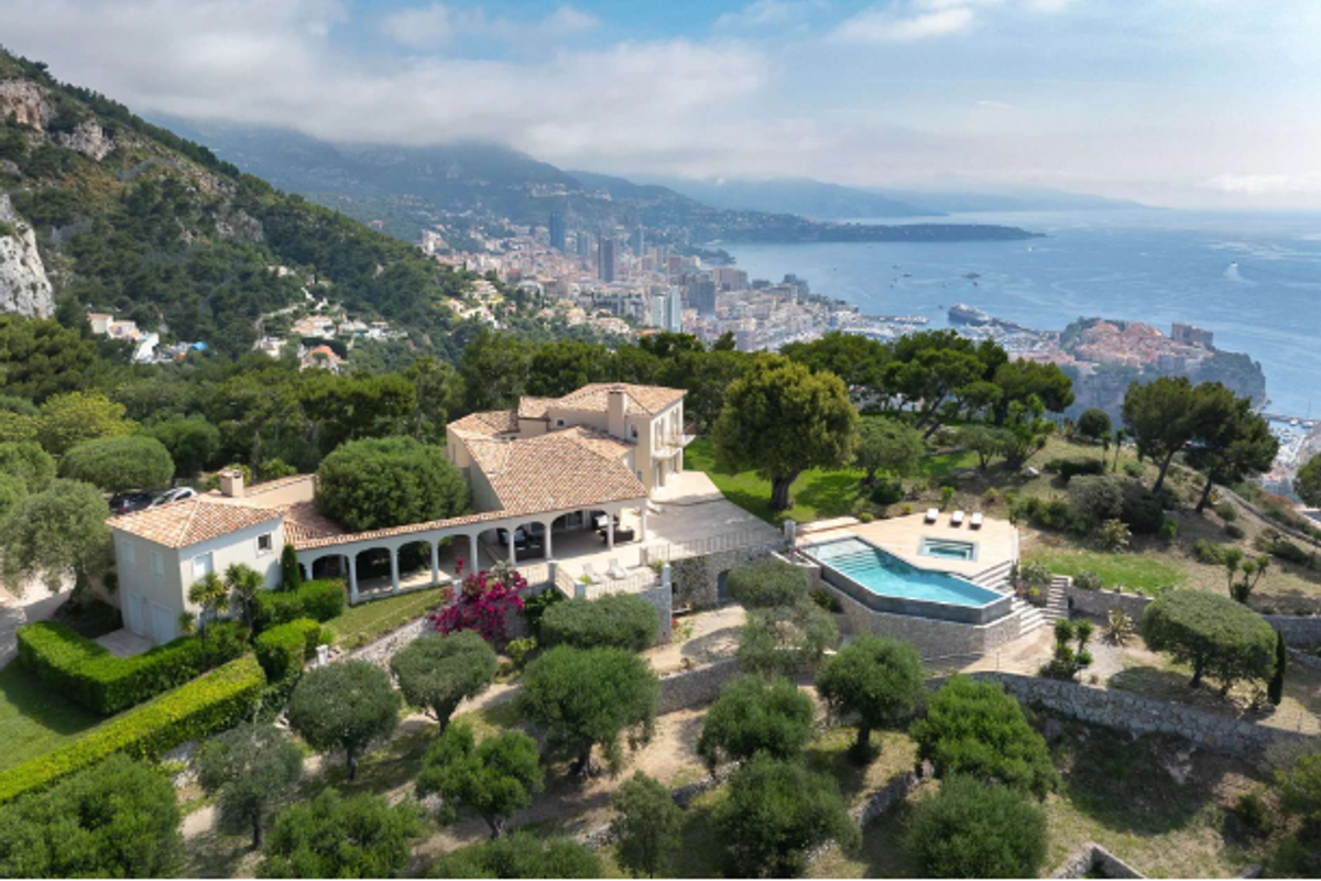 Spacious villa with exceptional views for rent in Cap d'Ail