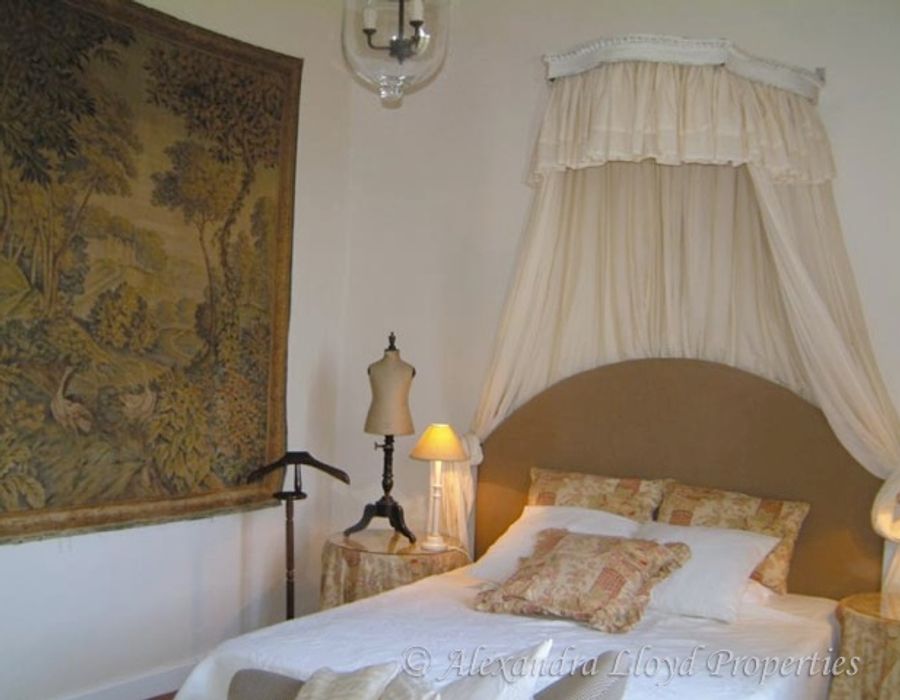 Stunning villa with sea views located in La Croix Valmer 5