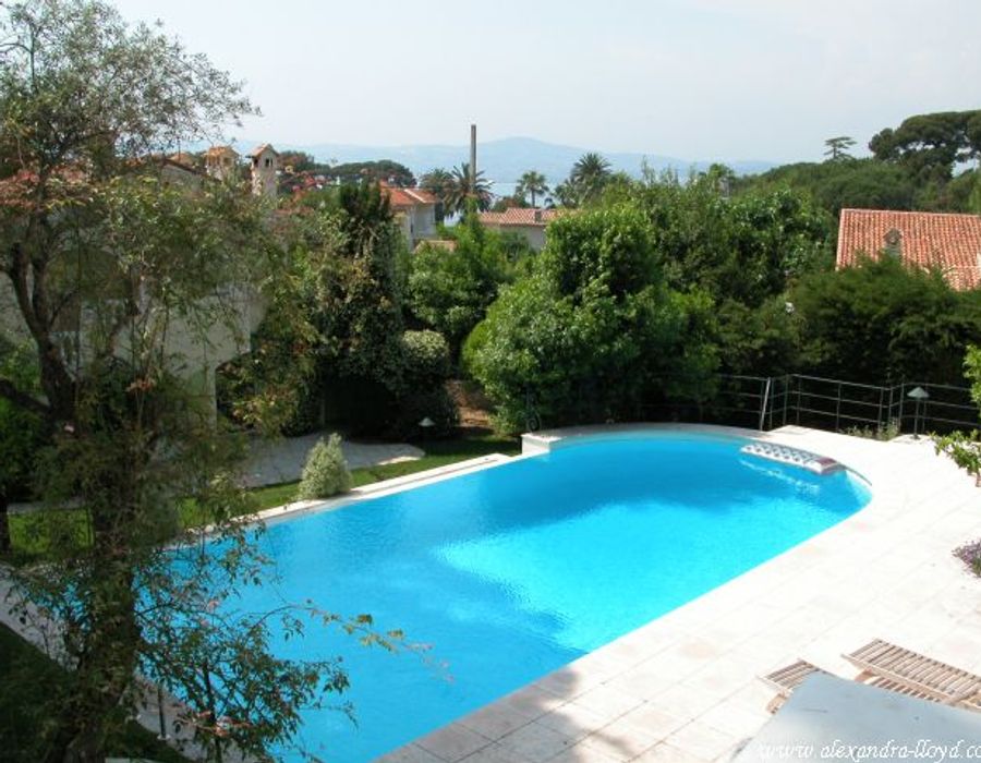 Ravishing Belle Epoque Villa on the Cap d'Antibes. 6