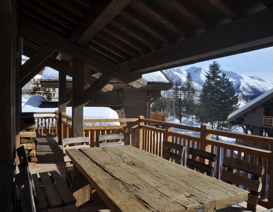 Superb luxurious chalet within walking distance of Auron village 1