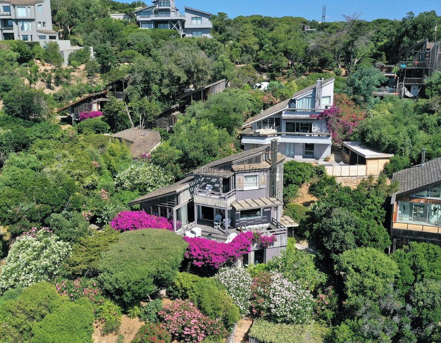 Exceptional position in the Domaine de Sperone 4