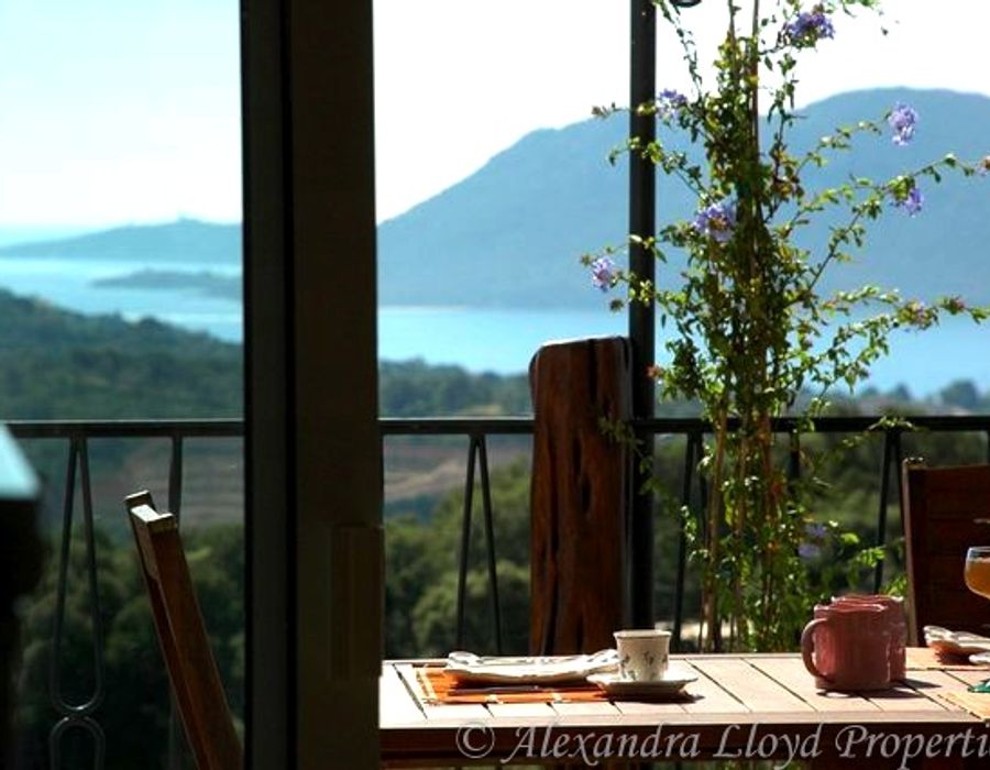 A charming villa, short distance from the beaches in Porto Vecchio 2