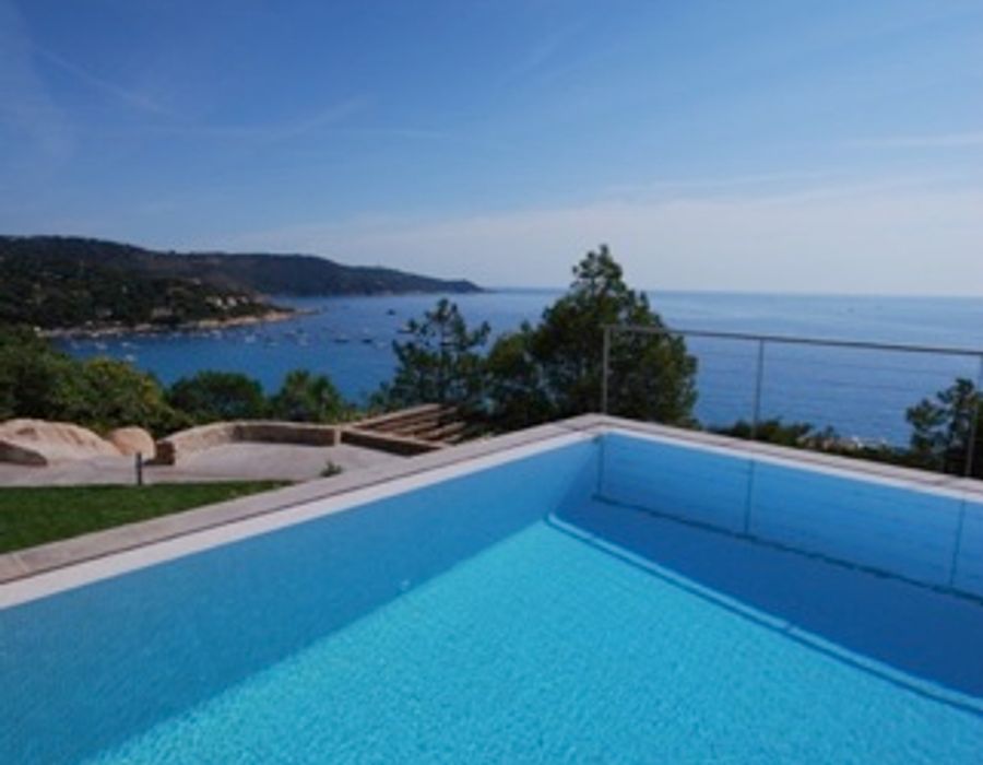 Contemporary villa situated in the sought after area of l'Escalet in Ramatuelle 4
