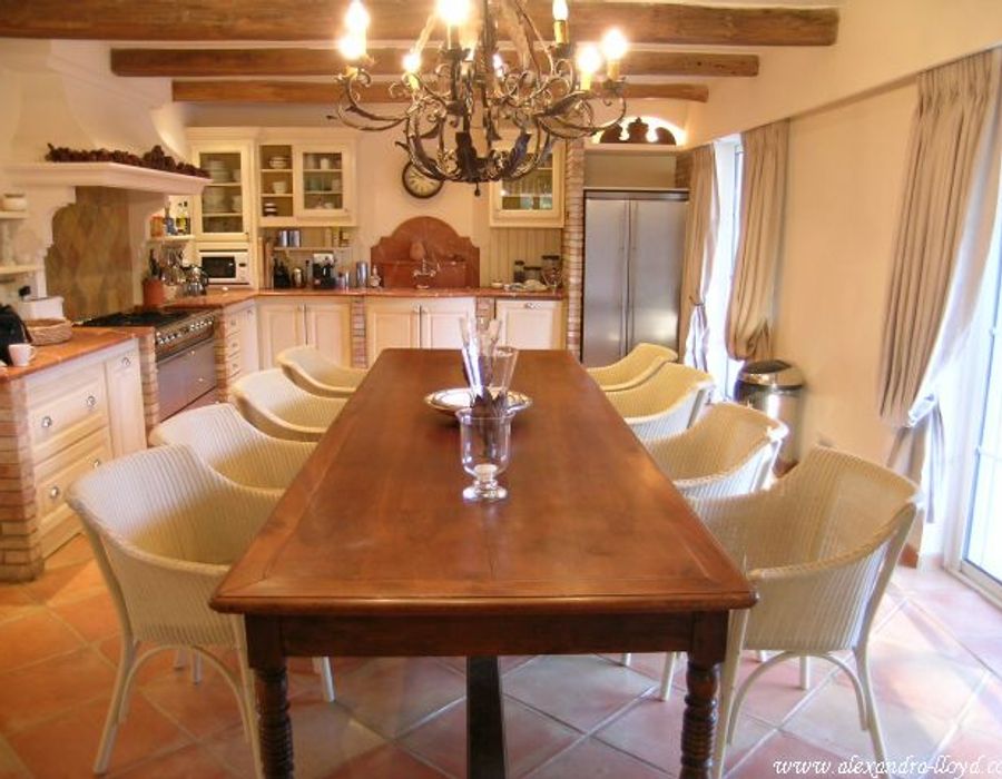 Luxurious Property next to Tahiti Beach 3