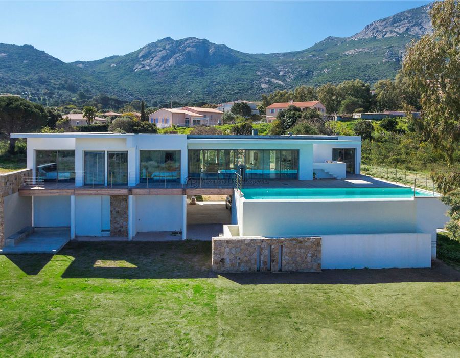 Modern villa built in 2015 overlooking the Citadelle in Calvi, North Corsica 2