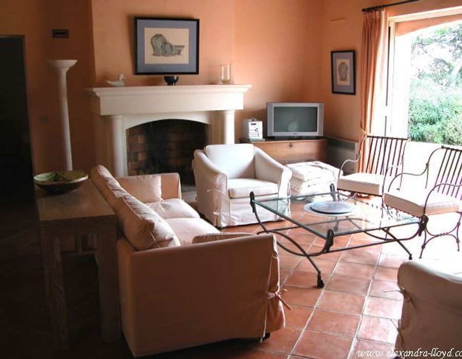 Provencale Villa in a private domain with sea views 6