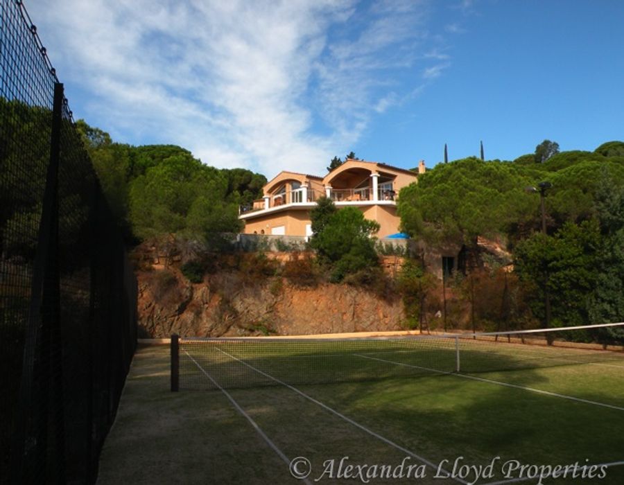 House in the hills of Saint Maxime, overlooking the sublime Saint Tropez 1