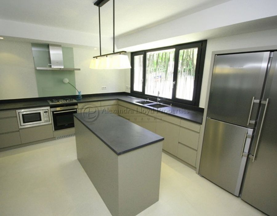 Contemporary villa with sea views, walking distance to Mougins Village 4