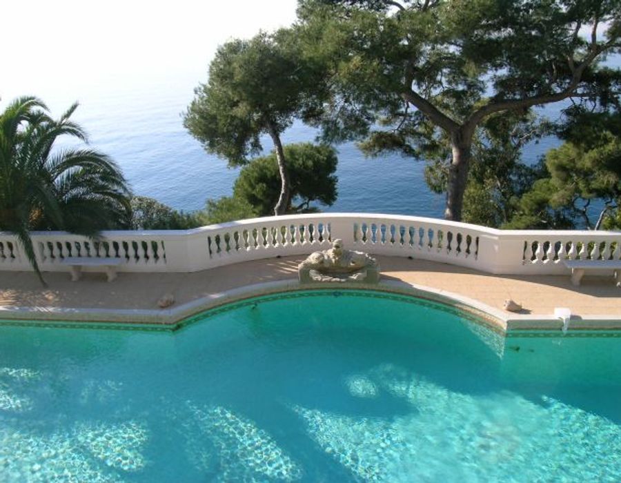 Magnificent waterfront demeure on the Cap Martin 3