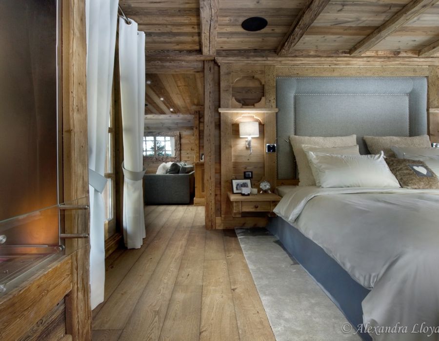 'Le Petit Chateau' ultra luxury chalet in Courchevel 1850 6