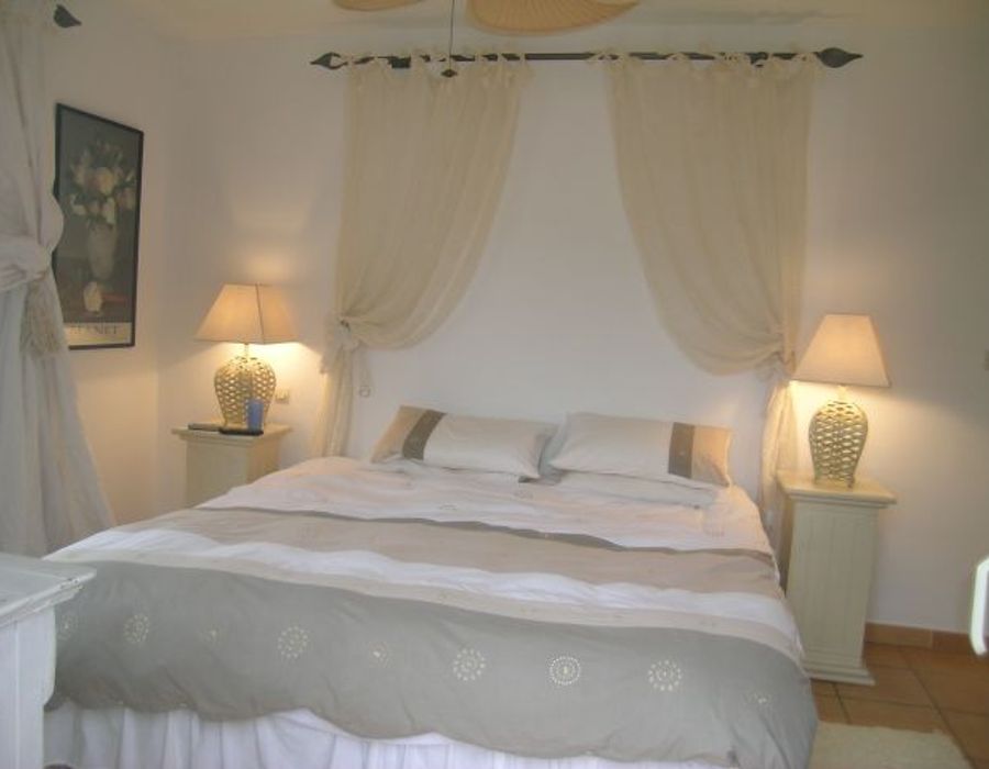 Superb villa only a walk away from the old village of Mougins 1