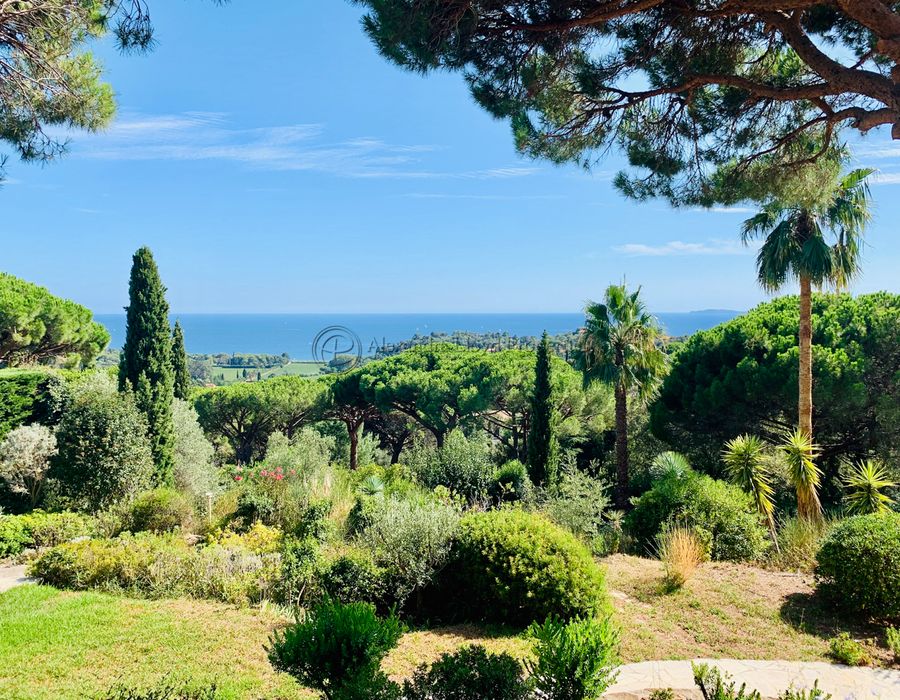 A lovely family home located in the Domaine de la Vallée, Gigaro 3