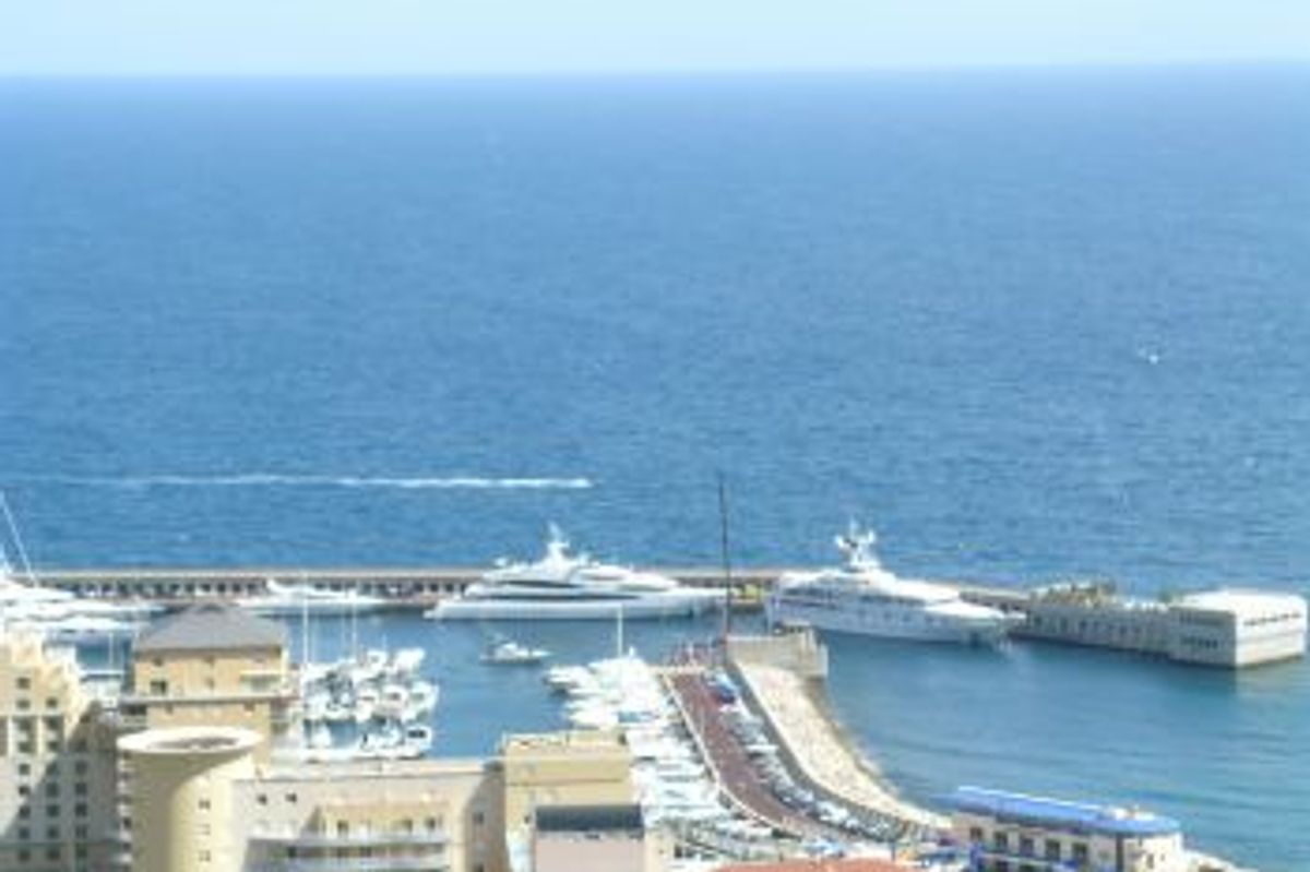 A nice property just a walk away from Monaco! Monaco