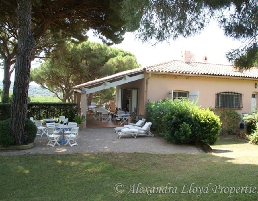 Provencal villa for sale in Saint Tropez 5