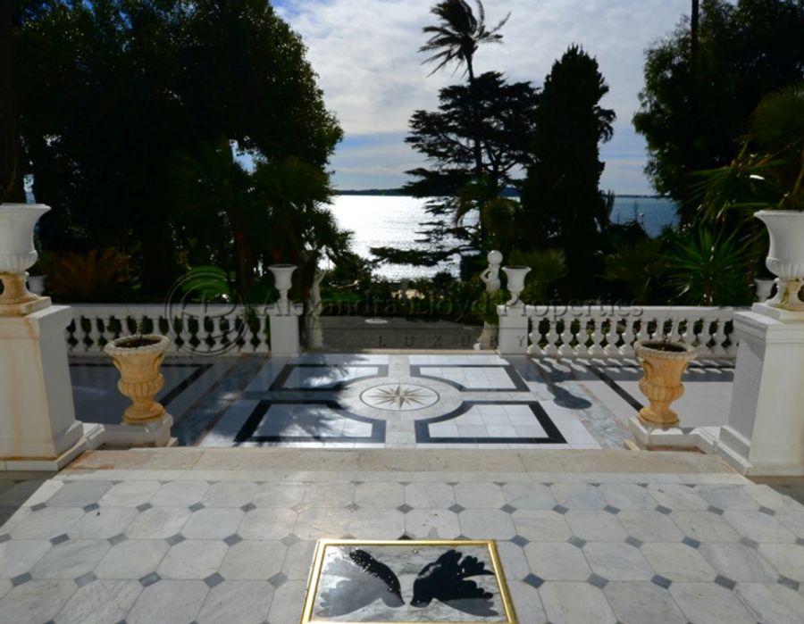 A beautiful Belle Epoque villa in Cannes, available for private events 5