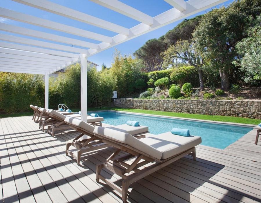 A four bedroom modern villa for rent in Le Parc des Salins, Saint Tropez 3