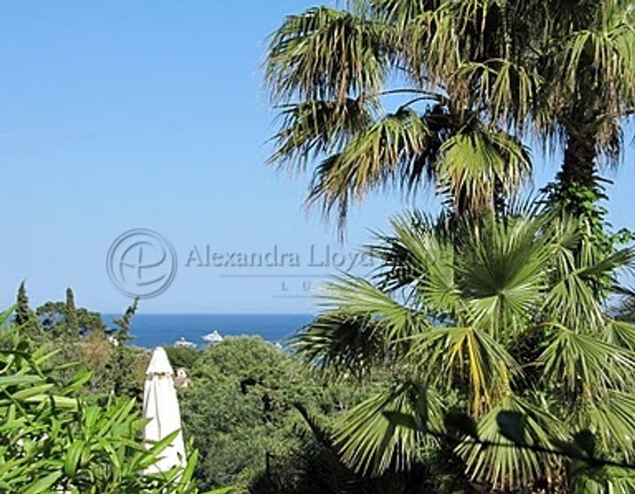 Florentine style villa located on the Boulevard Patch - Ramatuellle 4