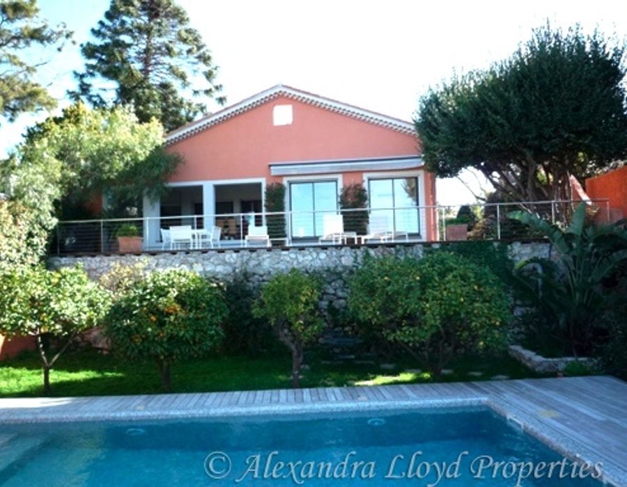 Provençal villa of 220 sqm with swimming pool on the Cap d'Antibes 5