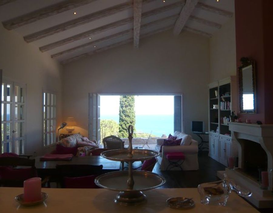 A stunning newly built property located in Ramatuelle 6