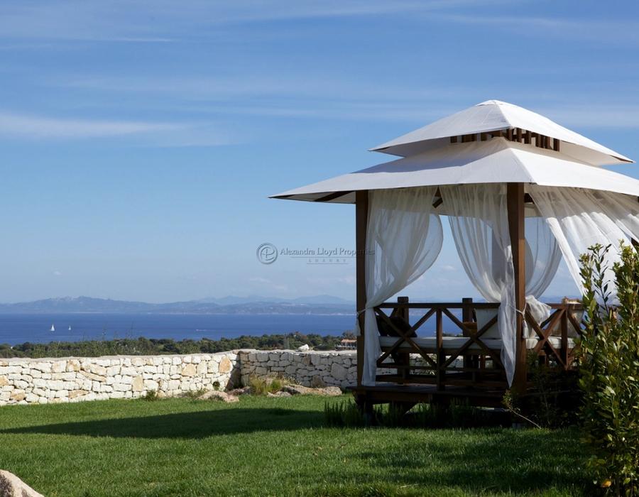 Stunning villa for rent in Sperone, South Corsica 1