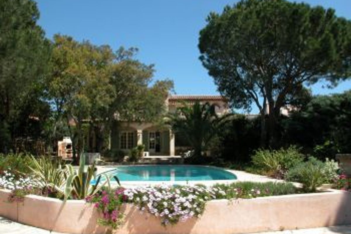 Lovely Provencal style villa in impeccable condition, a true delight
