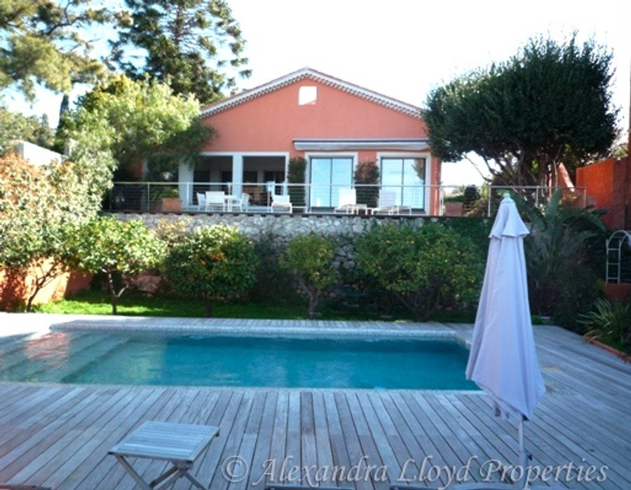 Provençal villa of 220 sqm with swimming pool on the Cap d'Antibes 6