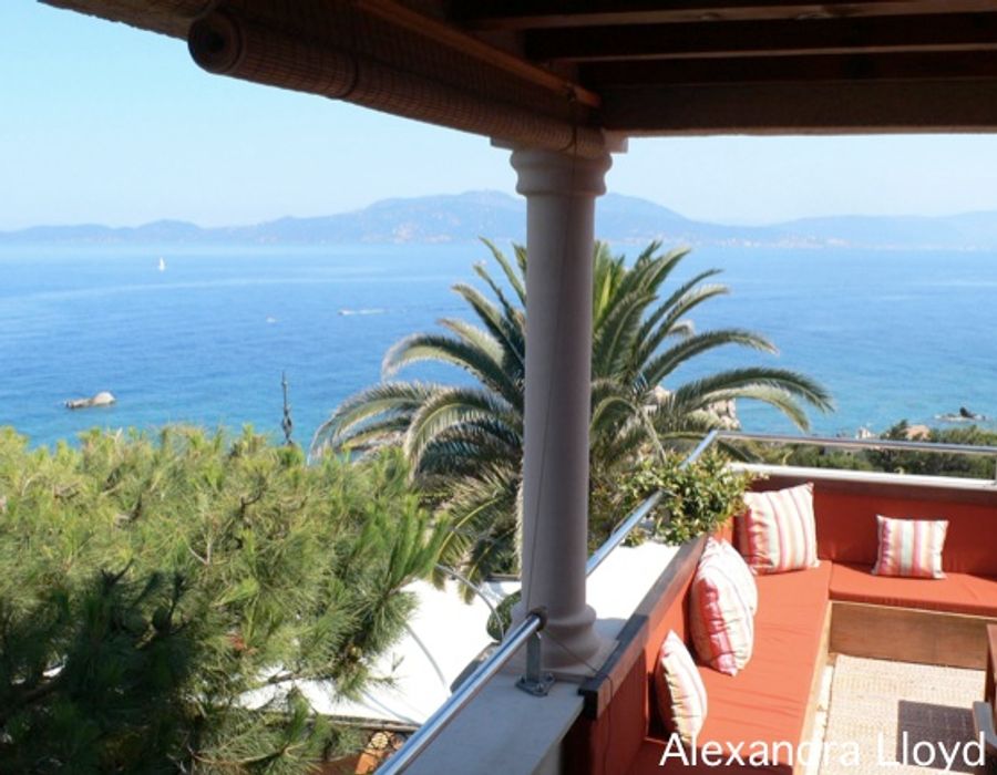 Luxurious Villa on the Bay of Ajaccio 3