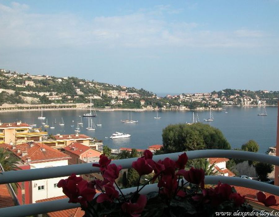 Two bedroomed apartment offering spectacular views 5