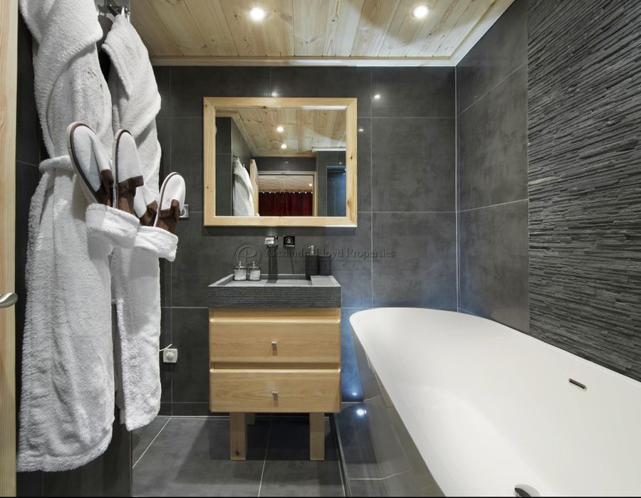 Luxury apartment in Courchevel 6