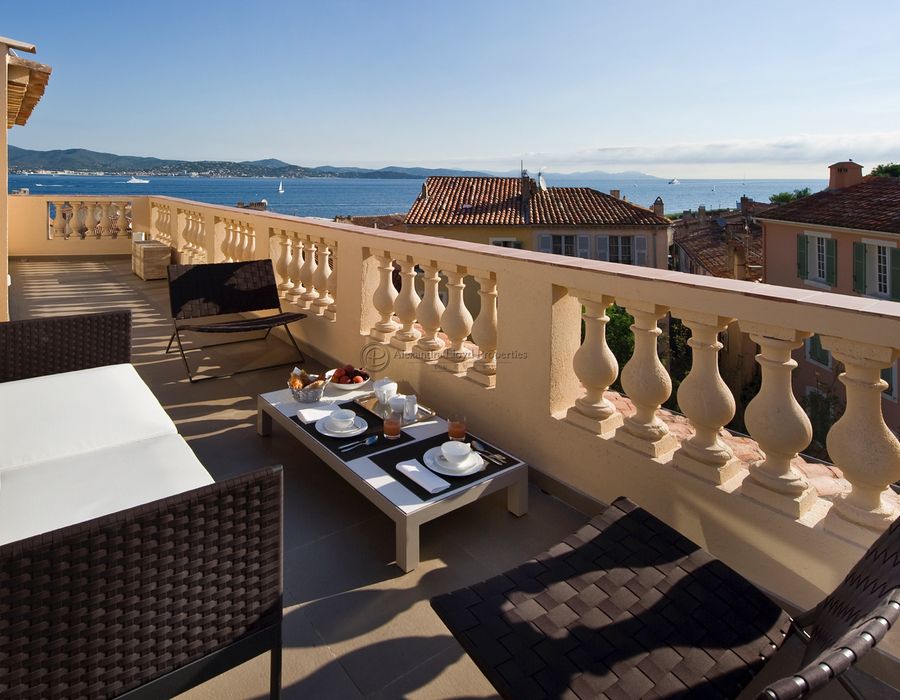 A stunning apartment in Saint Tropez village 1
