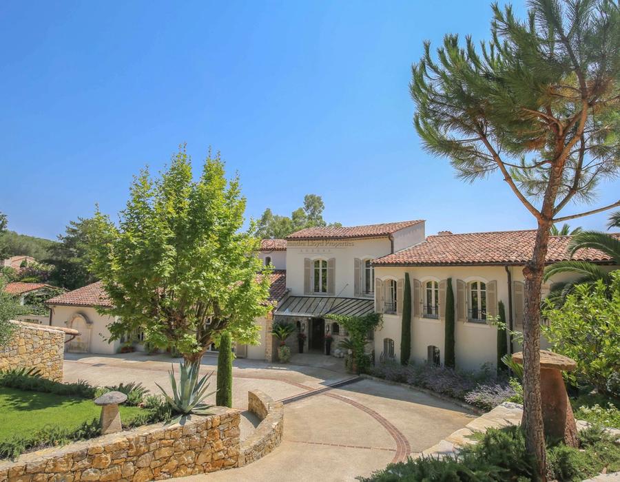 A beautifully decorated home close to Mougins and Valbonne 3