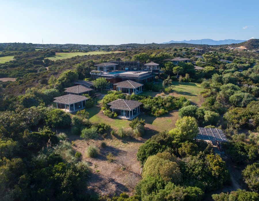 Fabulous villa for rent located in the Domaine de Sperone 4