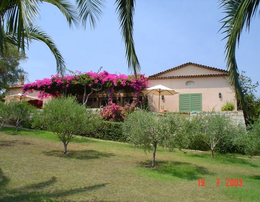 Large villa North of Ajaccio, very close to the sea 3