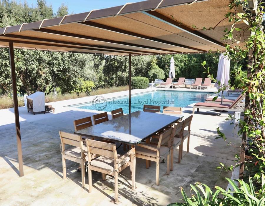 Capon Saint Tropez - a beautiful family home 4