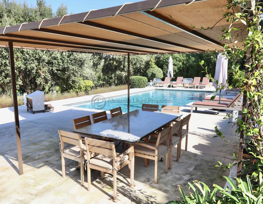 Capon Saint Tropez - a beautiful family home 4